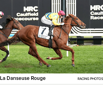 La Danseuse Rouge racing photo