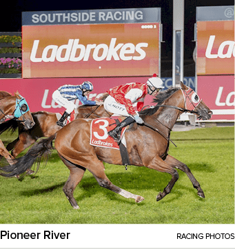 Pioneer River racing photo